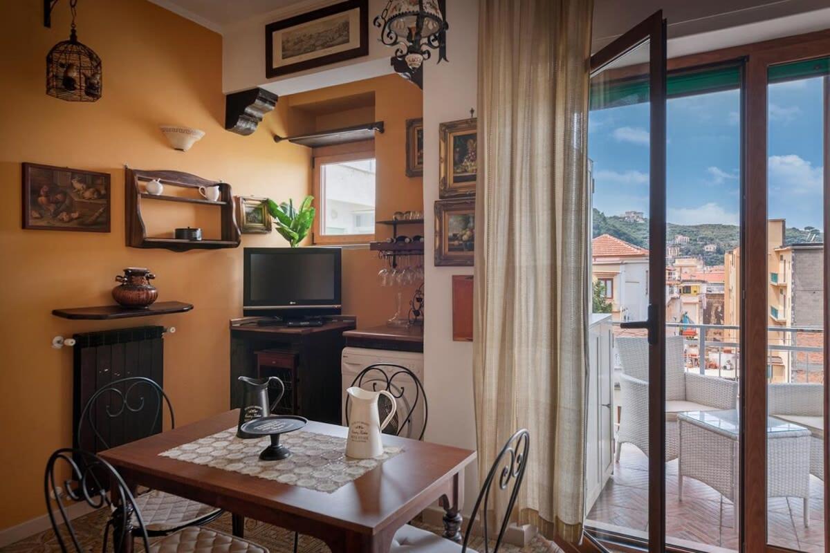 La Musica In The Heart Of Sorrento, 100 M From Station Apartment Exterior photo
