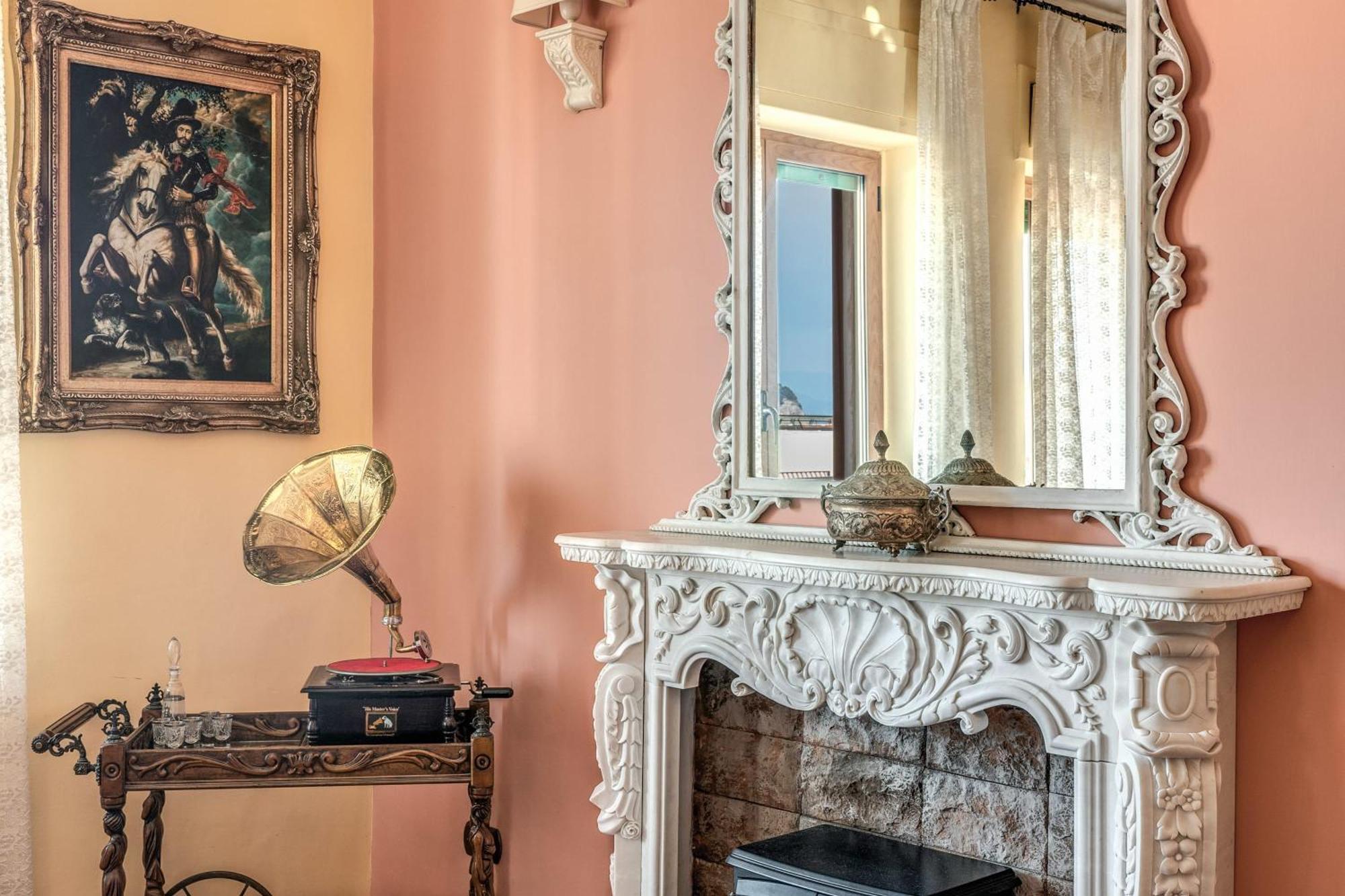 La Musica In The Heart Of Sorrento, 100 M From Station Apartment Exterior photo